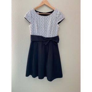 Iris girls midi dress size medium black and white